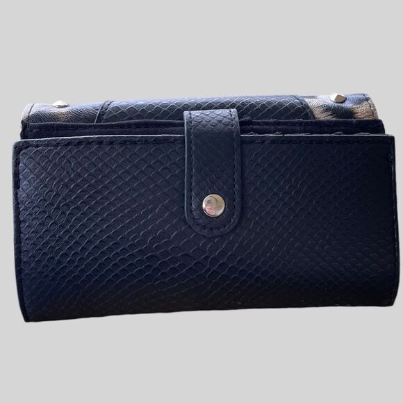 Kathy Van Zeeland Long Wallet - Picture 3 of 9